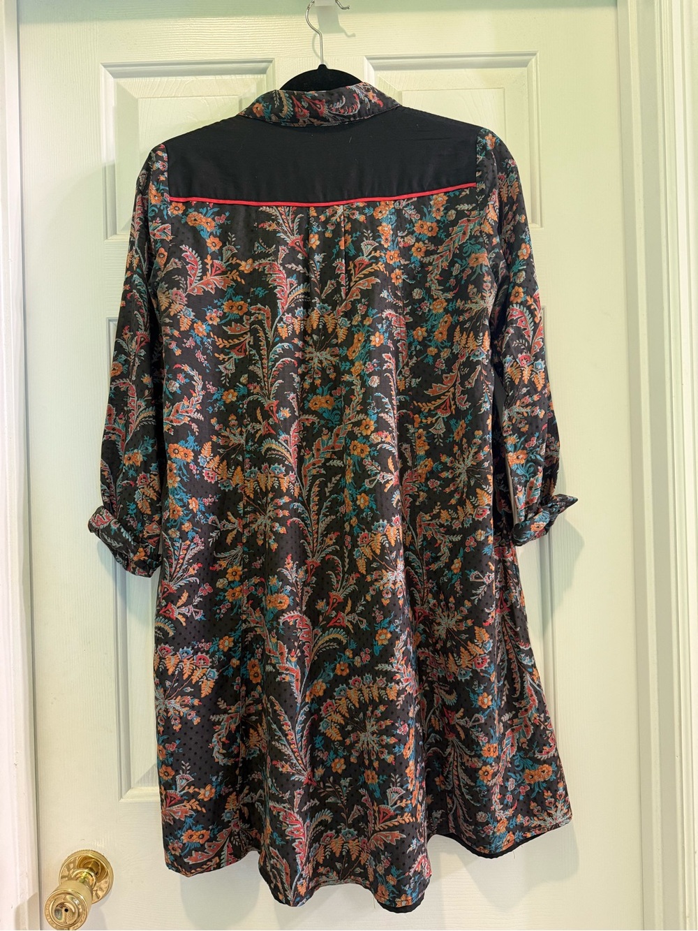 HOLDING HORSES Black Floral Embroidered Button-Up with Red Trim - Picture 3 of 5